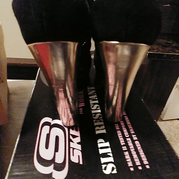 High Heels - Picture 4 of 4